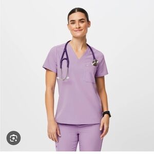 EUC Lavender Dew Figs top 🪻🪻